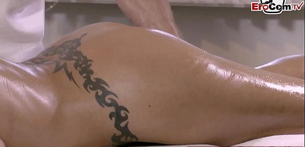 Deutsche reife Blondine mit dicken titten bei massage gefickt